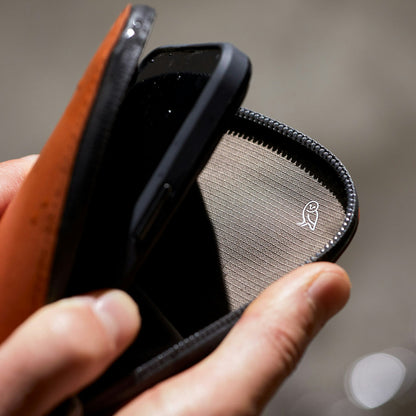 Venture Phone Pocket - US 6859