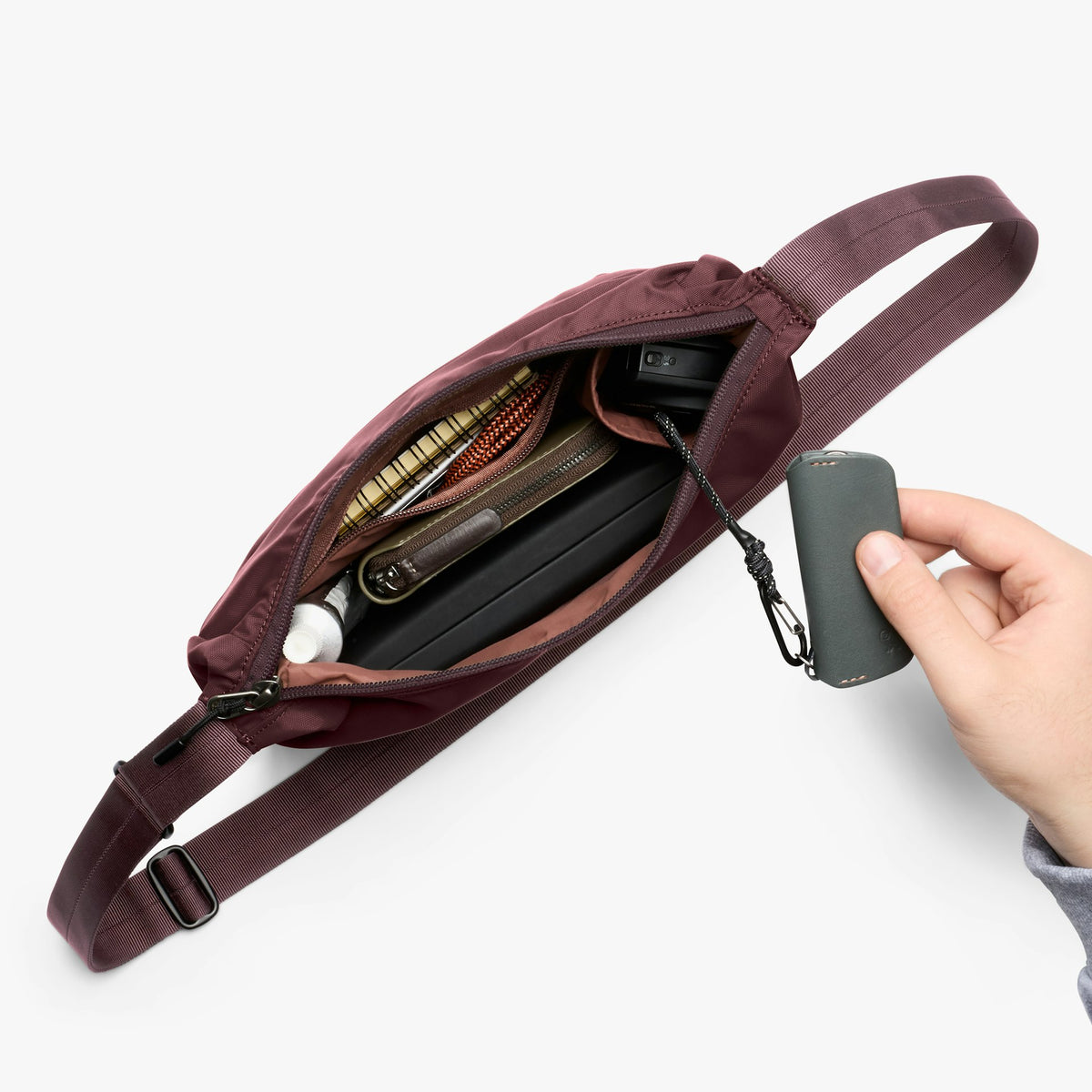 Laneway Crescent Bag 2.5L - US 1311