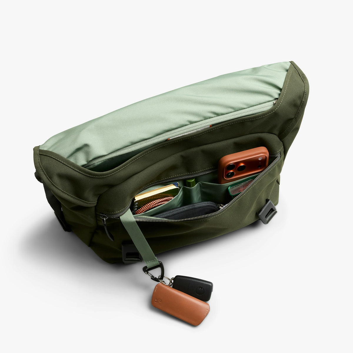 Classic Messenger 13L - US 7599