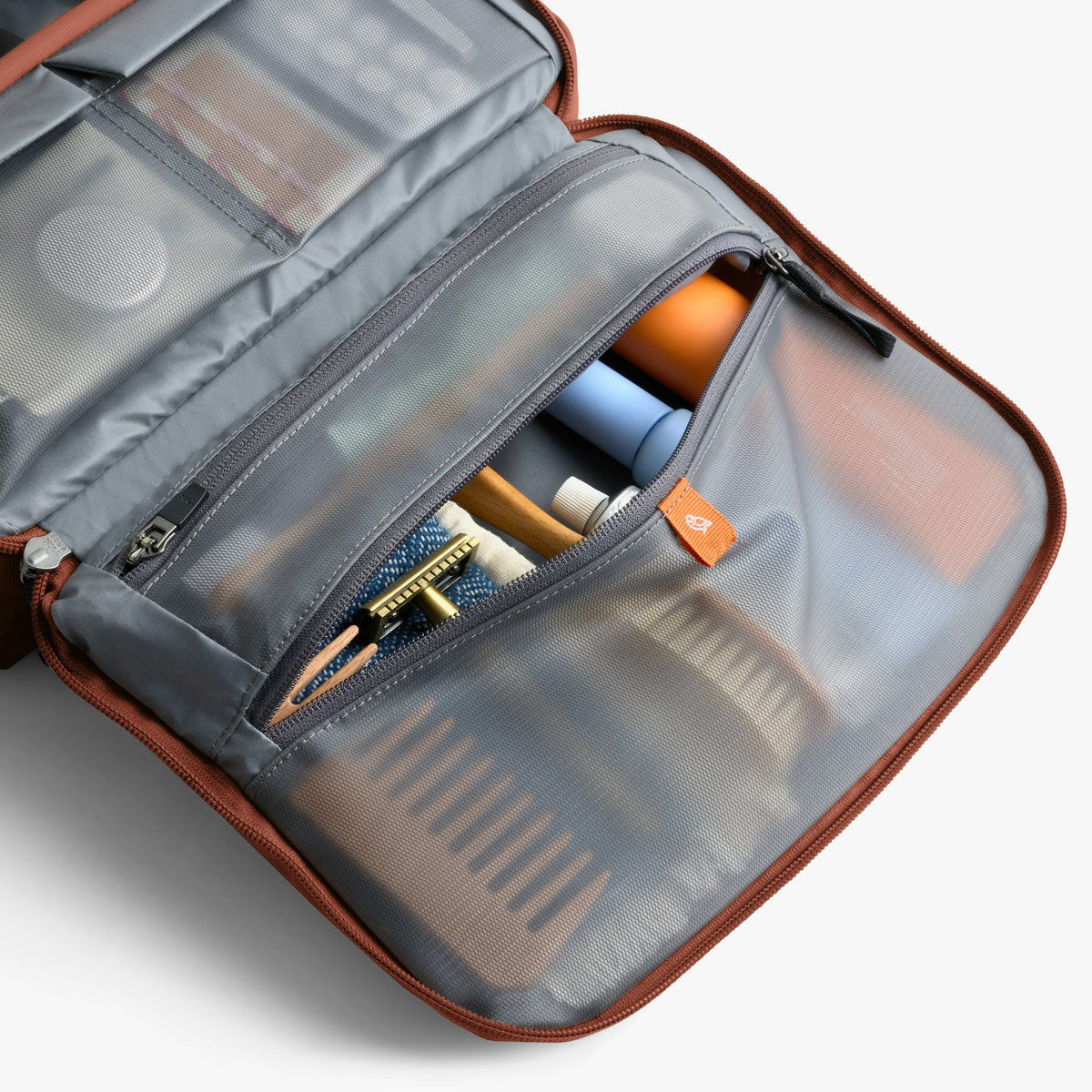 Hanging Toiletry Kit Plus - US 0646