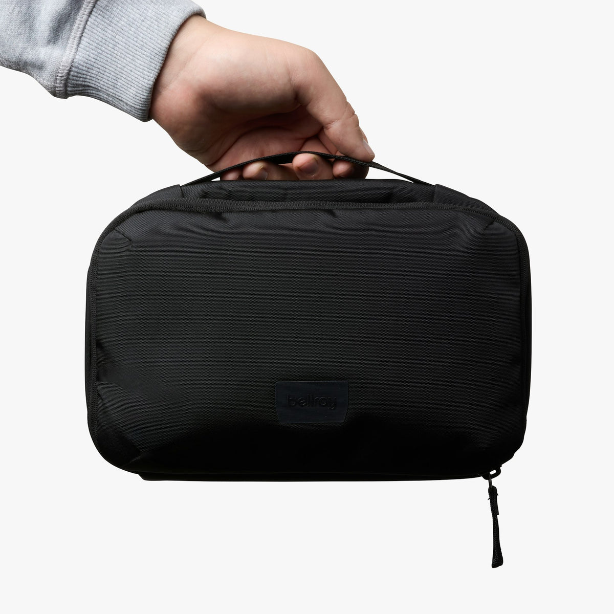 Hanging Toiletry Kit - US 3923