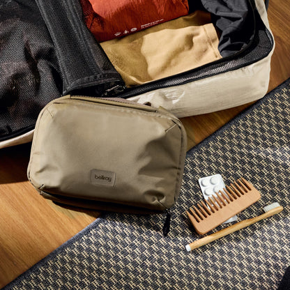 Hanging Toiletry Kit - US 6258