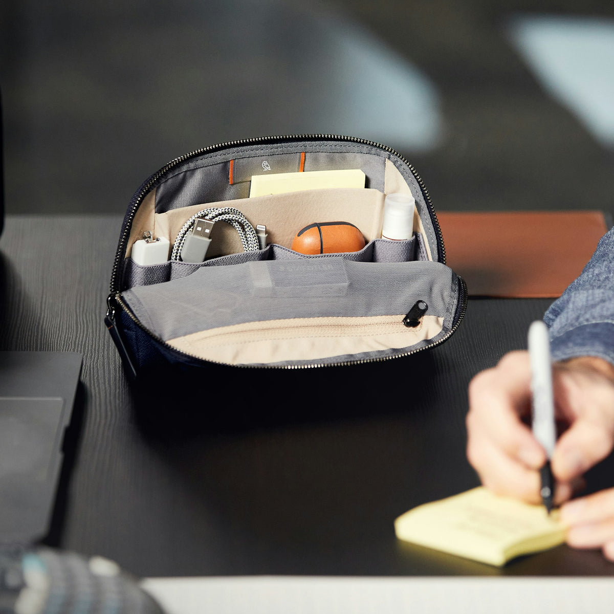 Desk Caddy - US 9797